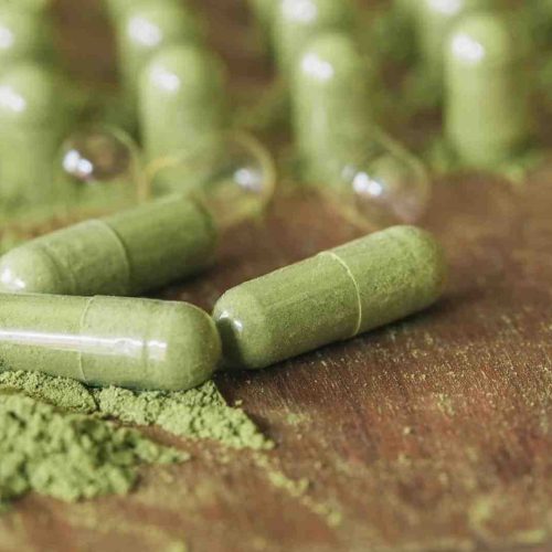 kratom-capsules-closeup